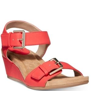 GIANI BERNINI Orange wedge sandals US11